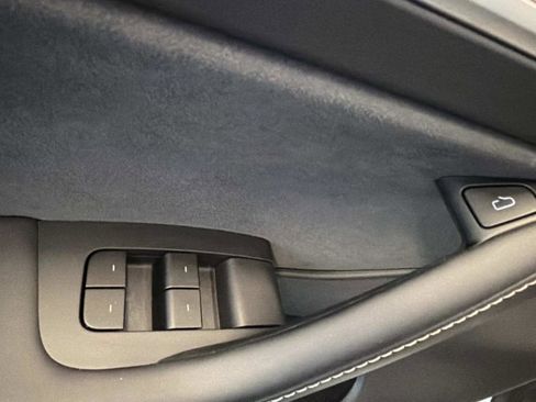 Used 2025 Tesla Model Y Long Range image 11