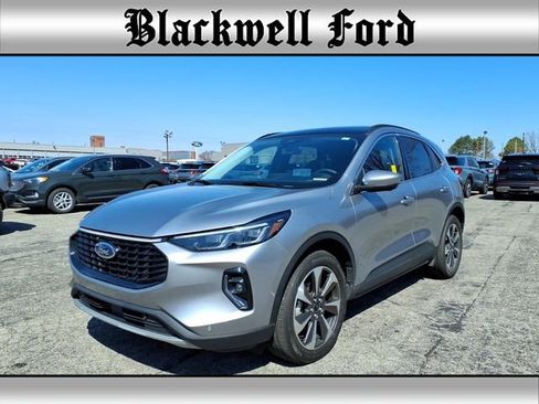 Used 2023 Ford Escape Platinum w/ Premium Technology Package image 1