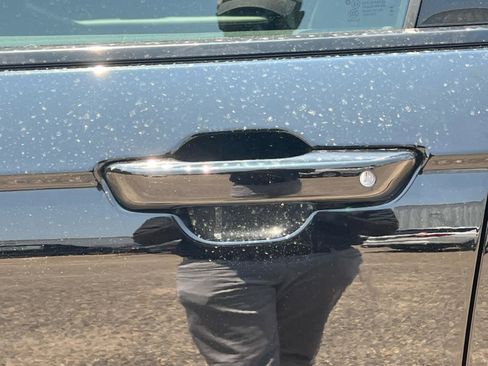 New 2025 Jeep Grand Cherokee Laredo w/ Luxury Tech Group I image 16