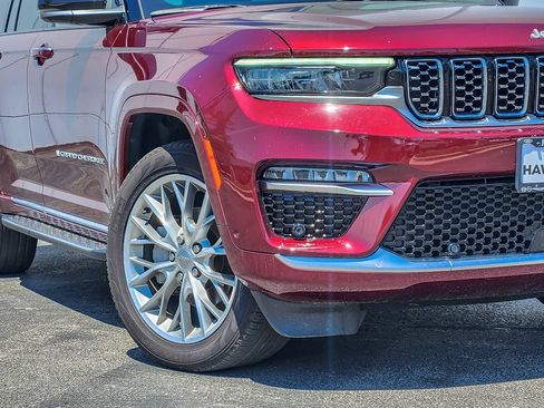 Used 2024 Jeep Grand Cherokee Summit w/ Adv Protech Group IV AWD/4WD image 3
