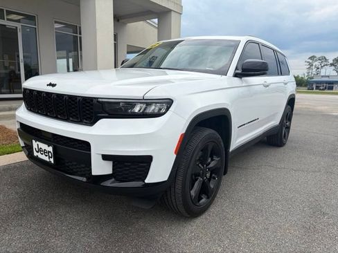 Used 2023 Jeep Grand Cherokee L Laredo AWD/4WD image 2