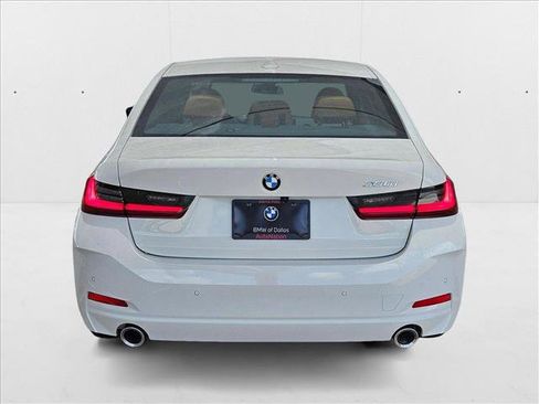 Used 2025 BMW 330i Sedan w/ Convenience Package image 7
