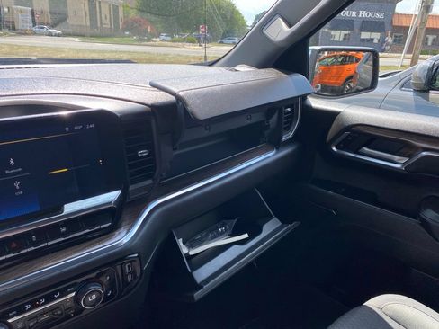 Used 2023 Chevrolet Silverado 1500 LT AWD/4WD image 23