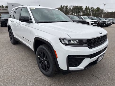 New 2026 Jeep Grand Cherokee Altitude AWD/4WD image 7