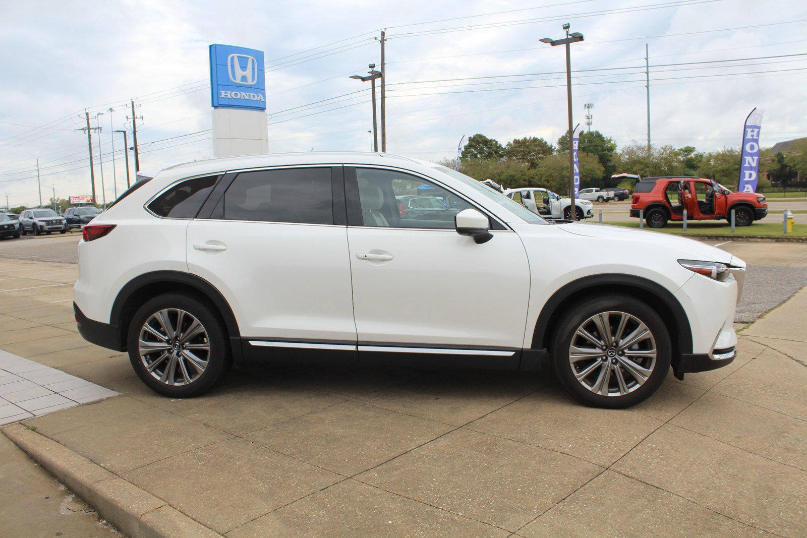 Used 2023 MAZDA CX-9 Signature AWD/4WD image 3