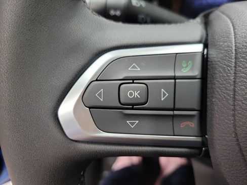 New 2025 Jeep Compass Latitude w/ Sun & Sound Group image 13