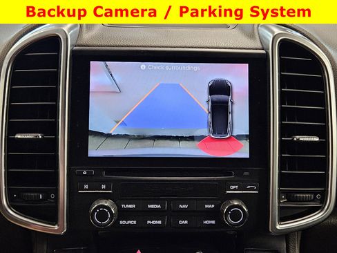 Used 2018 Porsche Cayenne Platinum Edition image 21