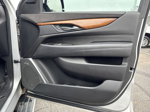 Used 2015 Cadillac Escalade ESV Premium AWD/4WD image 26