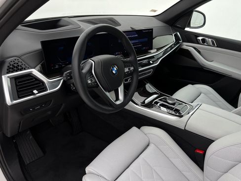 Used 2024 BMW X5 xDrive40i w/ Premium Package AWD/4WD image 12