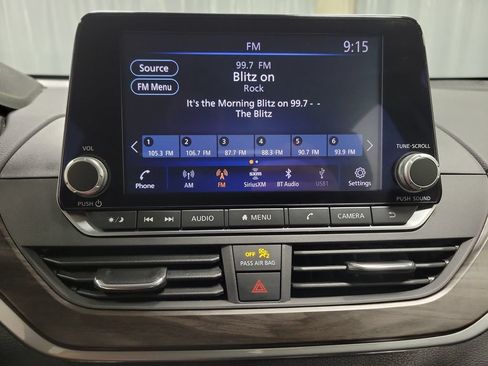 Used 2023 Nissan Altima 2.5 SV AWD/4WD image 19