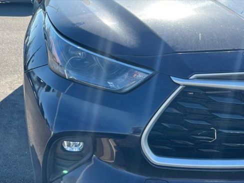 Certified 2022 Toyota Highlander XLE image 8