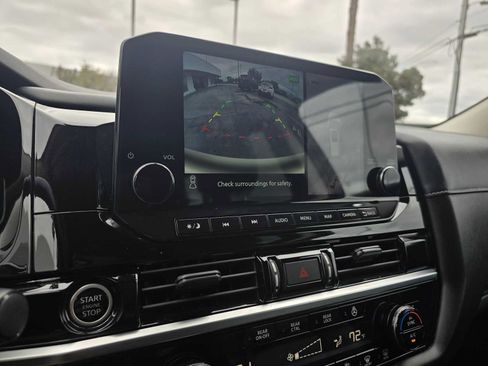 Used 2023 Nissan Pathfinder SL image 28