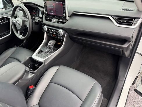 Certified 2022 Toyota RAV4 XLE Premium AWD/4WD image 19