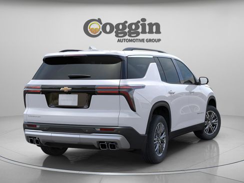 New 2026 Chevrolet Traverse LT w/ Driver Confidence Package FWD image 3