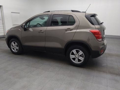 Used 2022 Chevrolet Trax LT w/ LT Convenience Package image 3