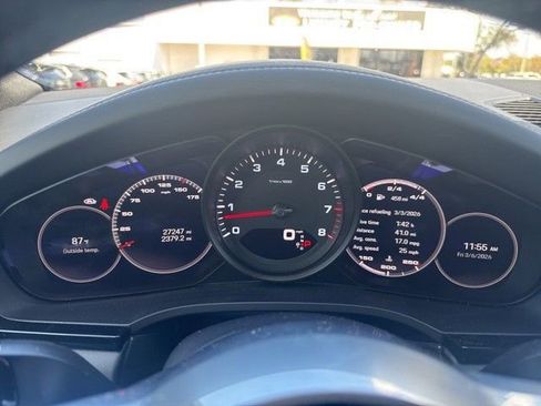 Used 2022 Porsche Cayenne image 11