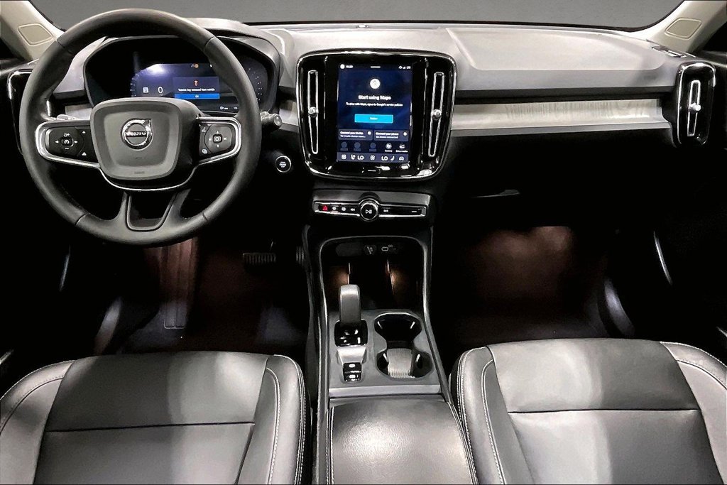 Certified 2024 Volvo XC40 B5 Core AWD/4WD image 8