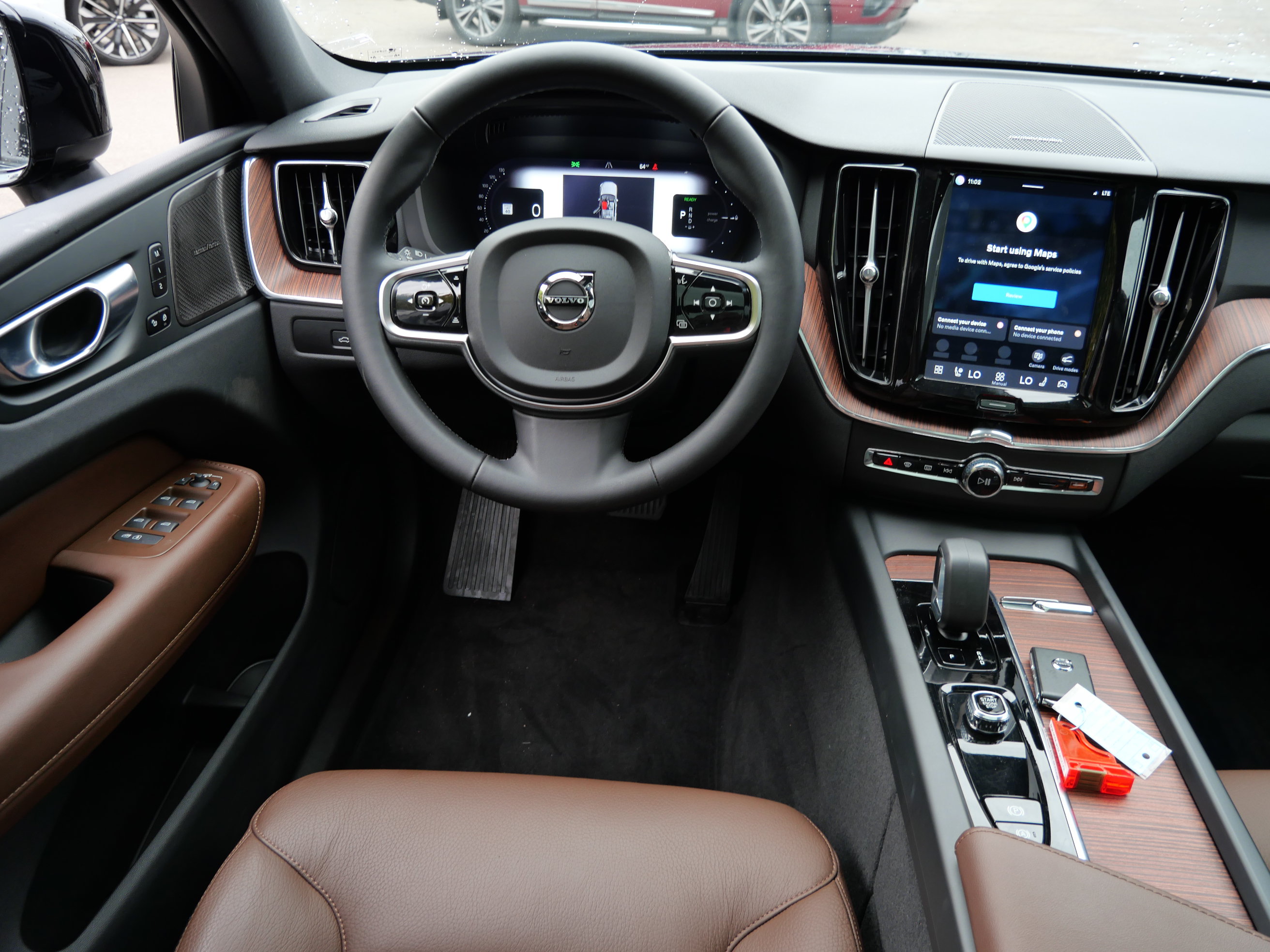 Certified 2024 Volvo XC60 T8 Plus w/ Climate Package AWD/4WD image 16