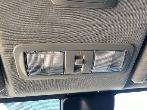 Certified 2024 Nissan Frontier SV w/ Technology Package image 21