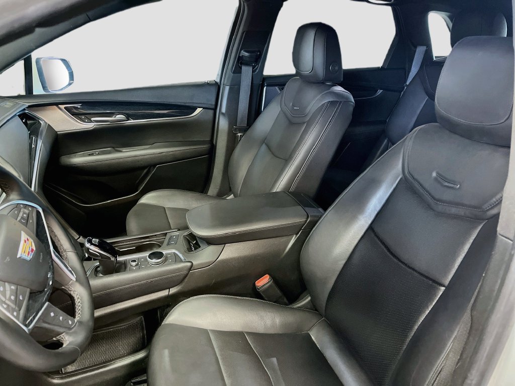 Used 2025 Cadillac XT5 Premium Luxury w/ LPO, Floor Liner Package AWD/4WD image 22