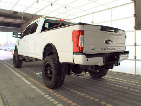 Used 2019 Ford F250 Lariat AWD/4WD image 7