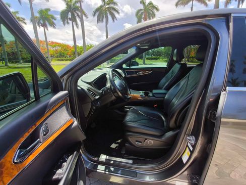 Used 2018 Lincoln MKX Reserve FWD image 4