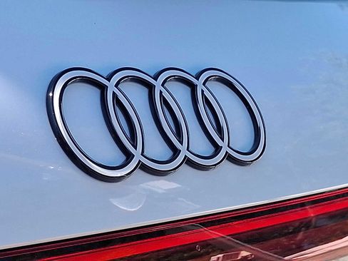 New 2025 Audi Q5 Premium Plus image 18