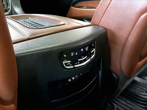 Used 2015 Cadillac Escalade Premium AWD/4WD image 10