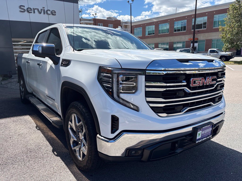 Used 2024 GMC Sierra 1500 SLT w/ SLT Convenience Package AWD/4WD image 5
