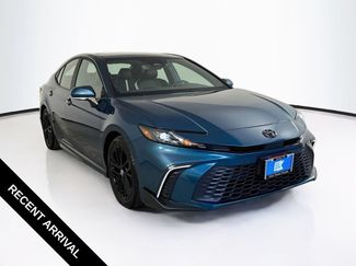 Used 2025 Toyota Camry SE w/ Multimedia Upgrade Package FWD video 1