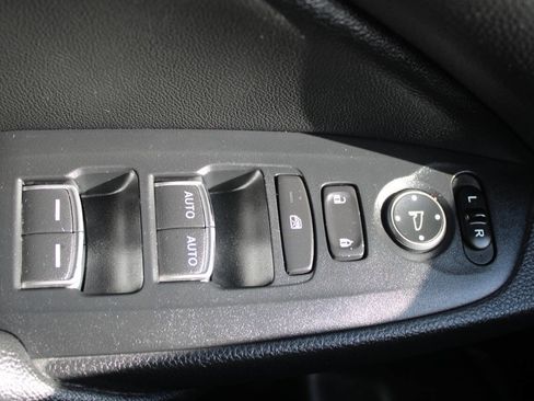 Used 2019 Honda Accord LX image 29