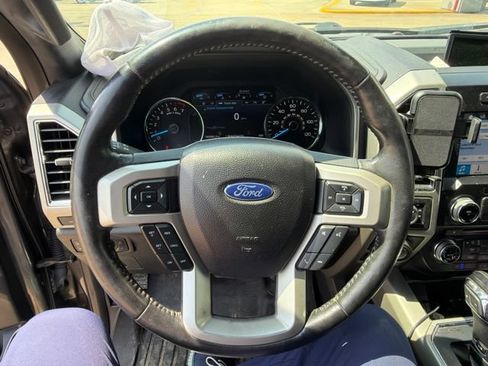 Used 2017 Ford F150 Lariat w/ Equipment Group 502A Luxury AWD/4WD image 20