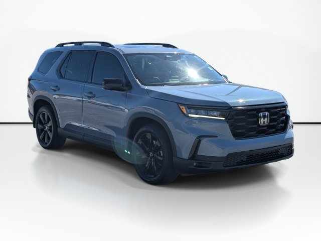 Used 2025 Honda Pilot Black Edition image 3