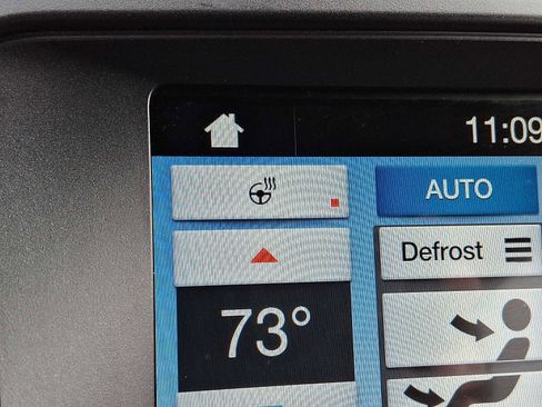 Certified 2019 Ford Explorer XLT w/ Equipment Group 202A image 27