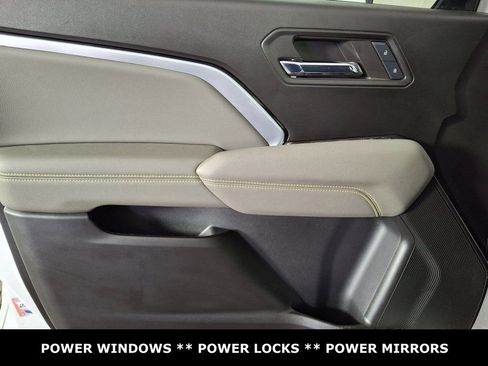 Used 2024 Chevrolet Colorado ZR2 w/ Technology Package image 24