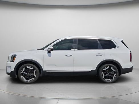 Used 2024 Kia Telluride EX w/ EX Captain's Chair Package AWD/4WD image 3