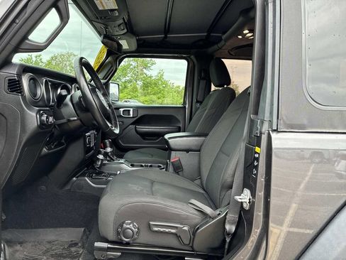 Used 2022 Jeep Wrangler Sport AWD/4WD image 18