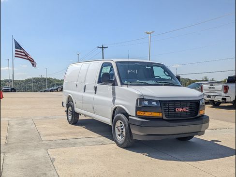 New 2026 GMC Savana 2500 w/ Enhanced Convenience Package RWD image 5