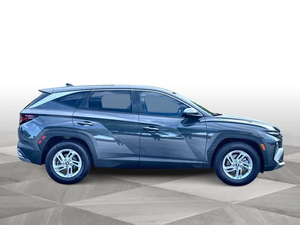 Used 2025 Hyundai Tucson SE FWD image 9