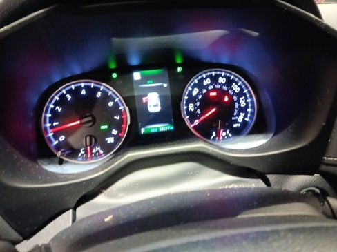 Used 2020 Toyota RAV4 XLE w/ Convenience Package AWD/4WD image 4