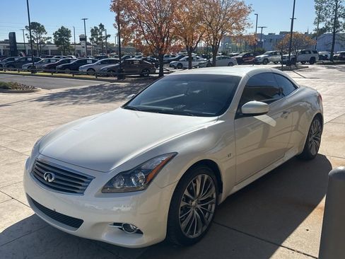 Used 2015 INFINITI Q60 Convertible w/ Premium Package image 1
