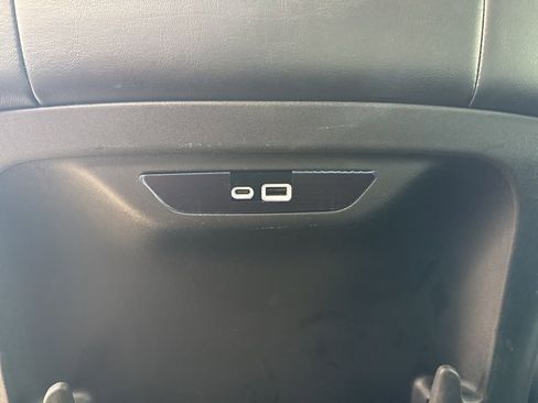 Used 2025 Chrysler Pacifica Select image 23