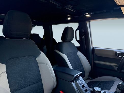 Used 2022 Ford Bronco Wildtrak image 32