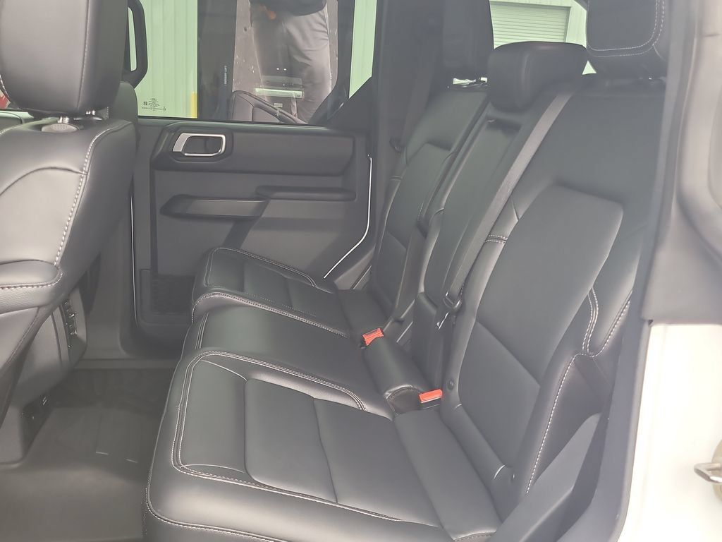 Used 2025 Ford Bronco Outer Banks AWD/4WD image 10
