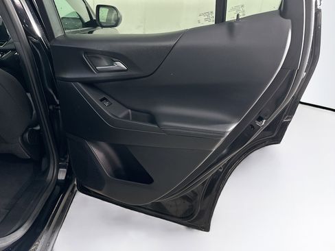 Used 2025 Chevrolet Equinox LT image 29