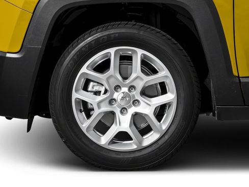 Used 2017 Jeep Renegade Altitude AWD/4WD image 14