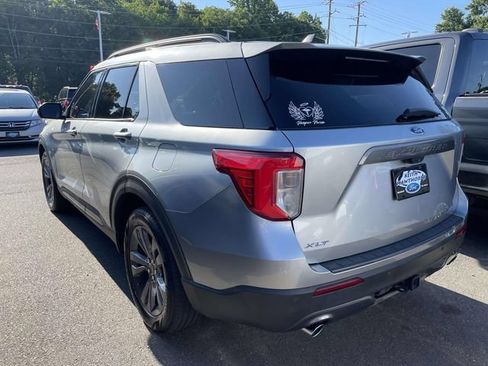 Used 2023 Ford Explorer XLT w/ Equipment Group 202A RWD image 4