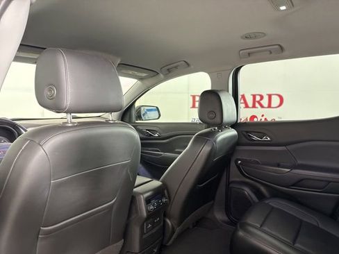 Used 2021 GMC Acadia SLT w/ Premium Package image 14