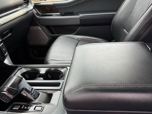 Used 2021 Ford F150 Lariat w/ Equipment Group 502A High image 19