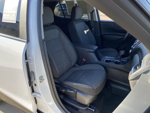 Used 2024 Chevrolet Equinox LT image 19